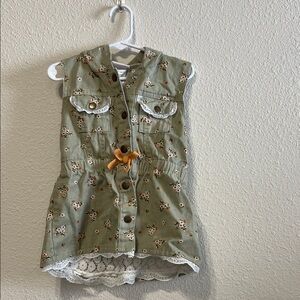 Floral Green Vest with Lace Trim